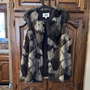 EUC!! Stunning Faux fur vest! JACK by BB DAKOTA!
Size M